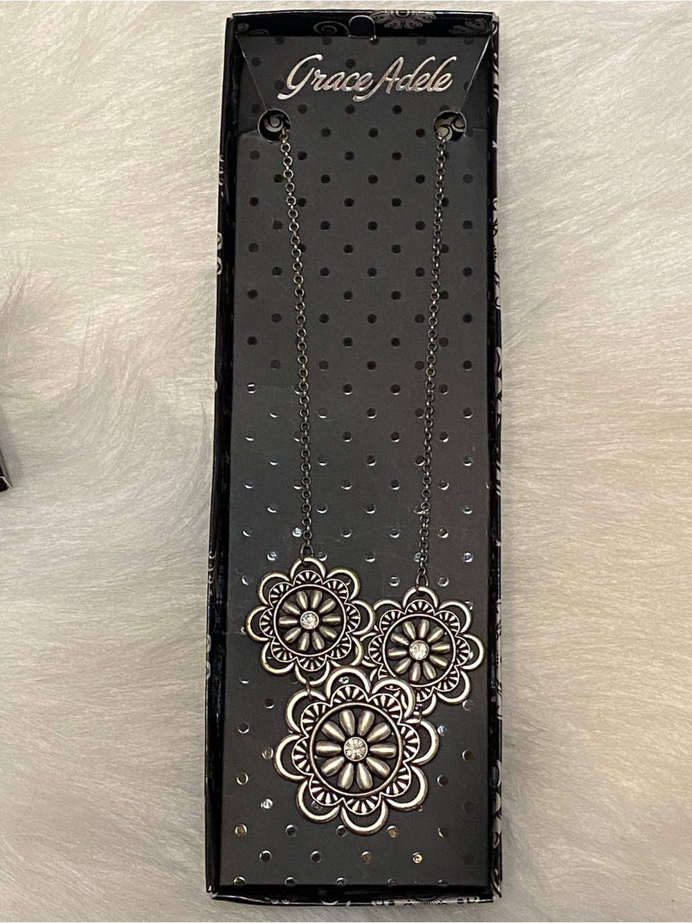 Grace Adele Silver Flower Medallion Bib Statement Necklace NIB Deadstock